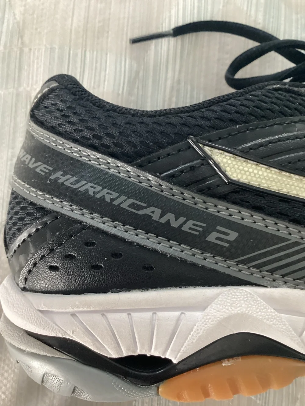 Mizuno Women’s Wave Hurricane 2 Black Athletic Shoes Size 9